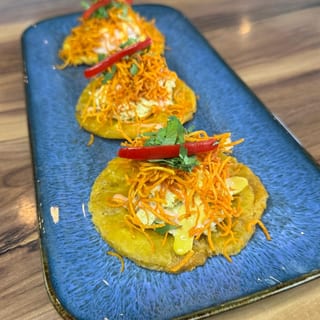 TOSTONES CHICKEN