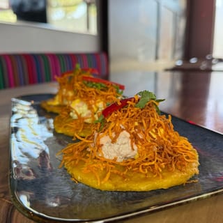 TOSTONES TUNA